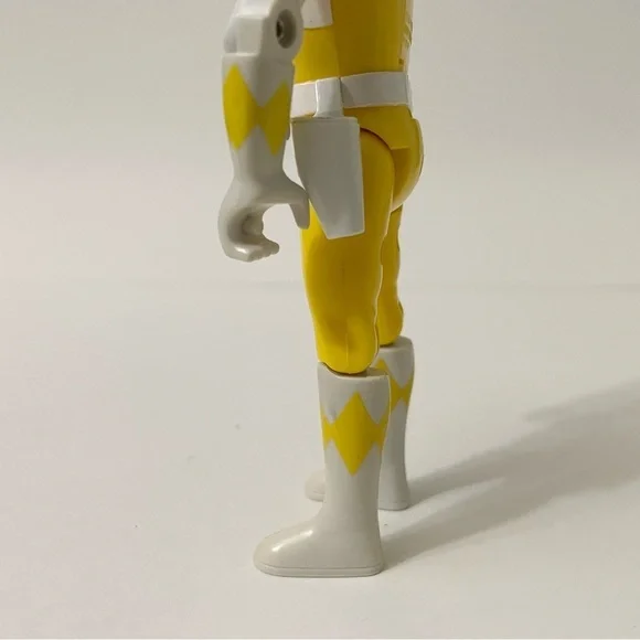 Mighty Morphin Power Rangers Trini Yellow Ranger Head Flips - Picture 6 of 16